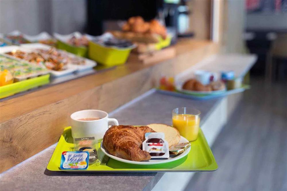 Готель Ibis Styles Les Sables Olonne Ресторан фото