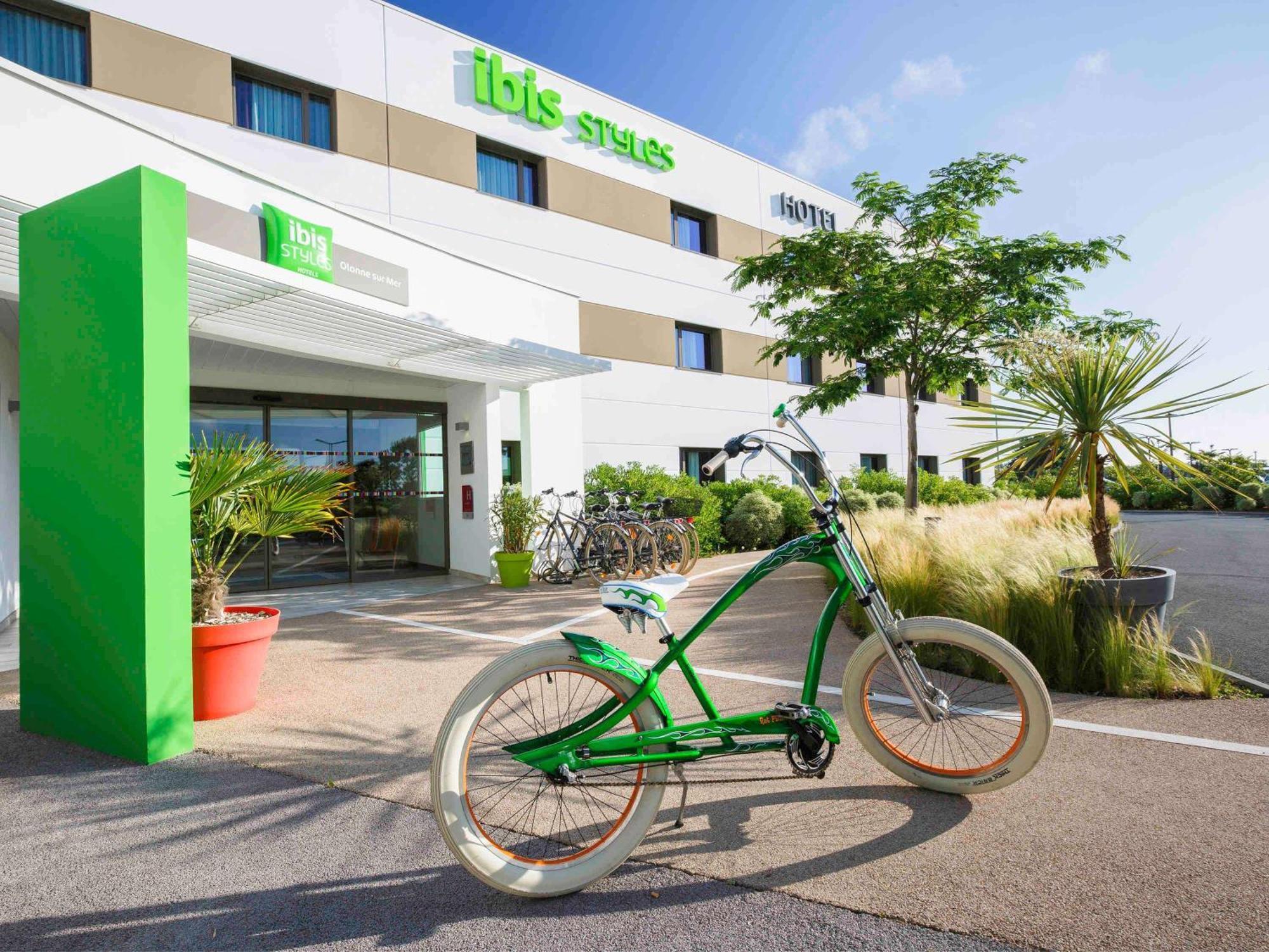 Готель Ibis Styles Les Sables Olonne Екстер'єр фото